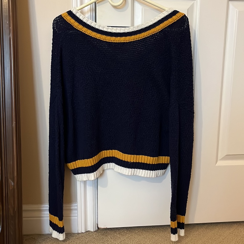 Flattering knit sweater - Picture 2 of 3